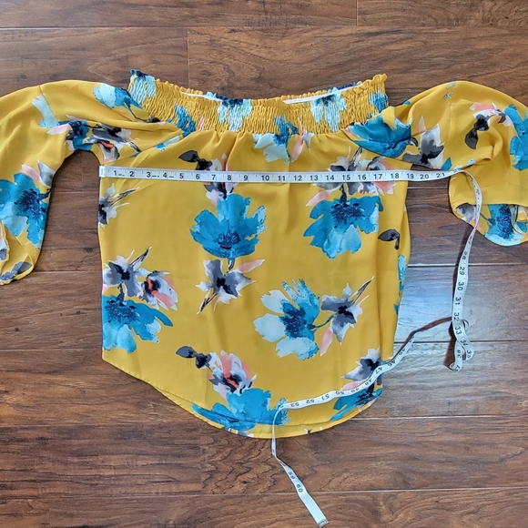Charming Charlie Off The Shoulder Floral Blouse Size Medium - Picture 13 of 14